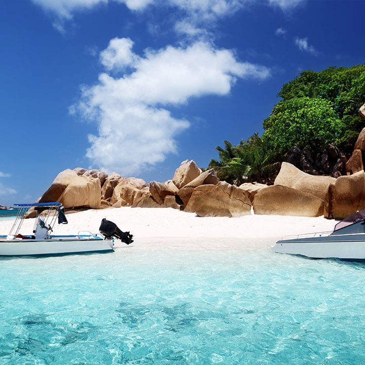 49 Ways You Can Make Money and Travel the World