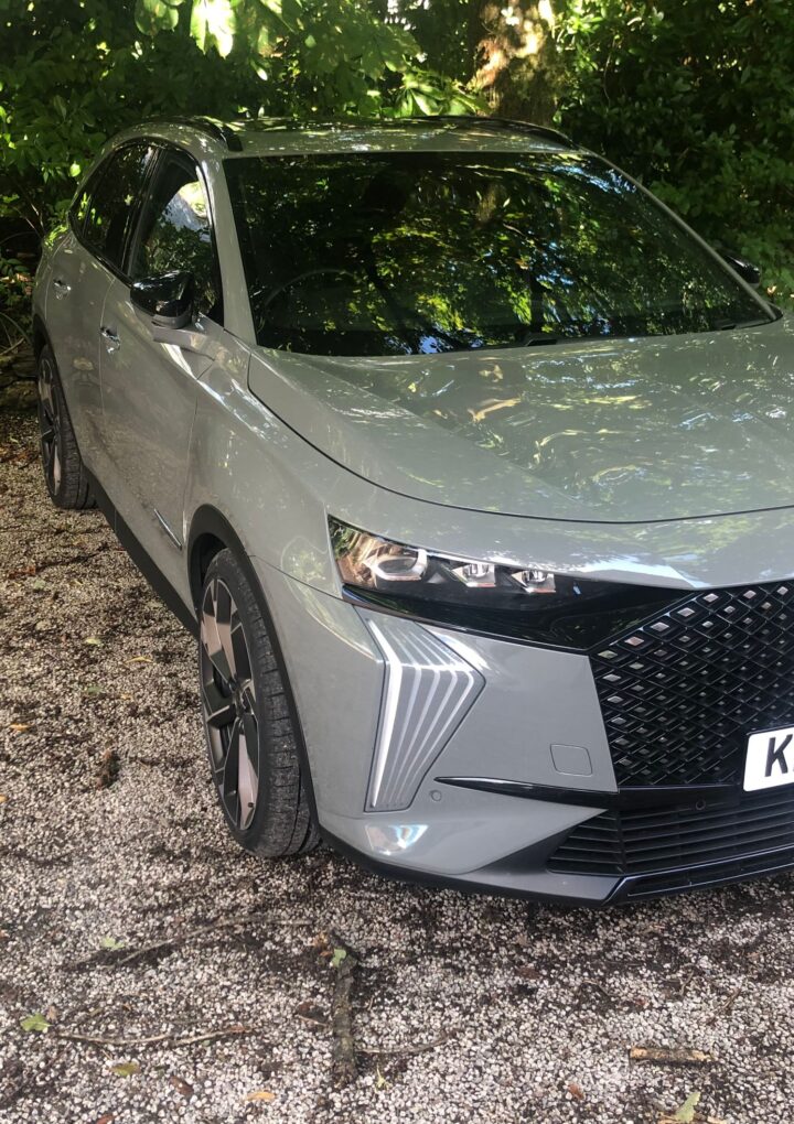 Steve Howarth’s Testdrive – DS7 La Première E-TENSE 4×4 360