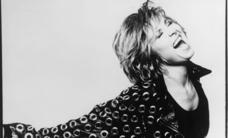 Lulu Celebrates 75th Birthday With Announcement of ‘Champagne for Lulu’ Tour 2024
