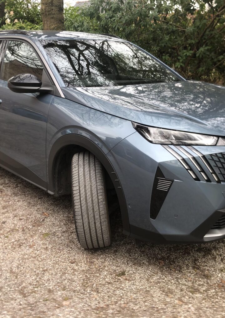 Steve Howarth’s Testdrive – Peugeot 5008 Hybrid